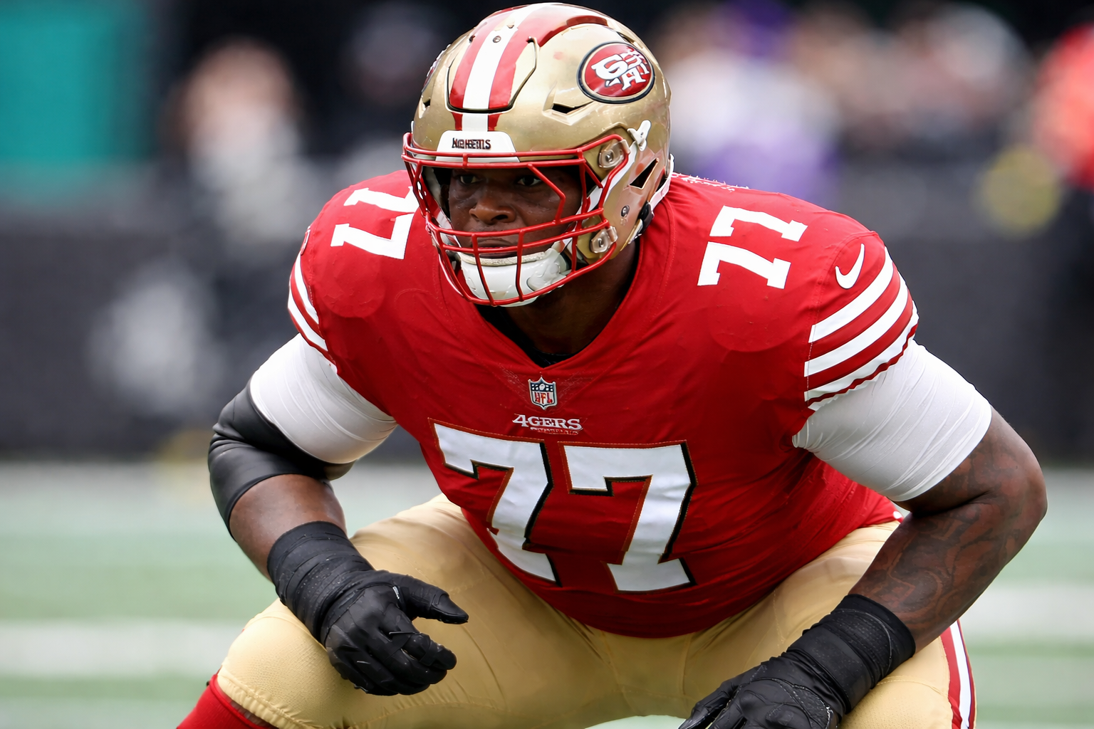 49ers Star Vederian Lowe Accused by Sister of “Abandoning the Family” After Ending Financial Support Following $12 Million Contract