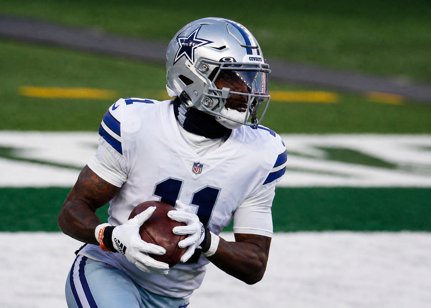 Just 12 Hours After Completing a Three-Year Prison Sentence and Receiving Parole, the Former First-Round NFL Wide Receiver Shocks the League by Publicly Begging the Cowboys for One Chance at Redemption