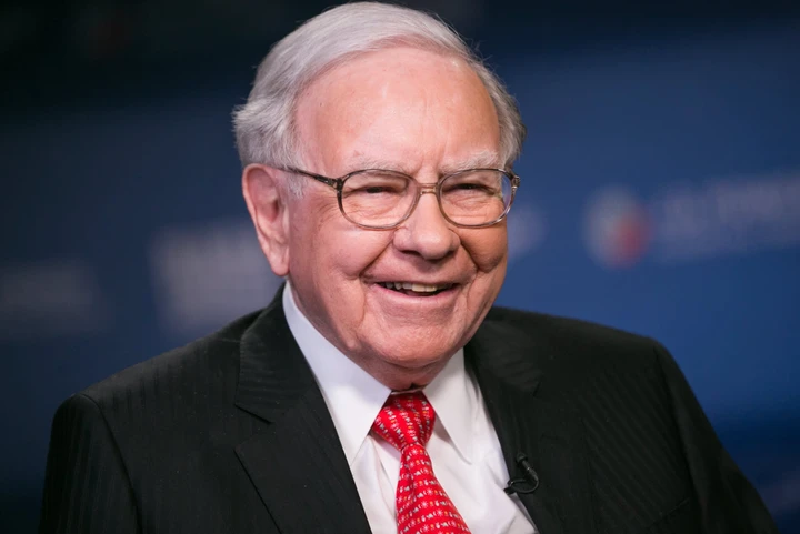 Chiefs Fans Hit Ticket Trouble After Billionaire Warren Buffett Snags All Remaining Seats for Season Opener in Denver – Broncos Nation Shows Respect