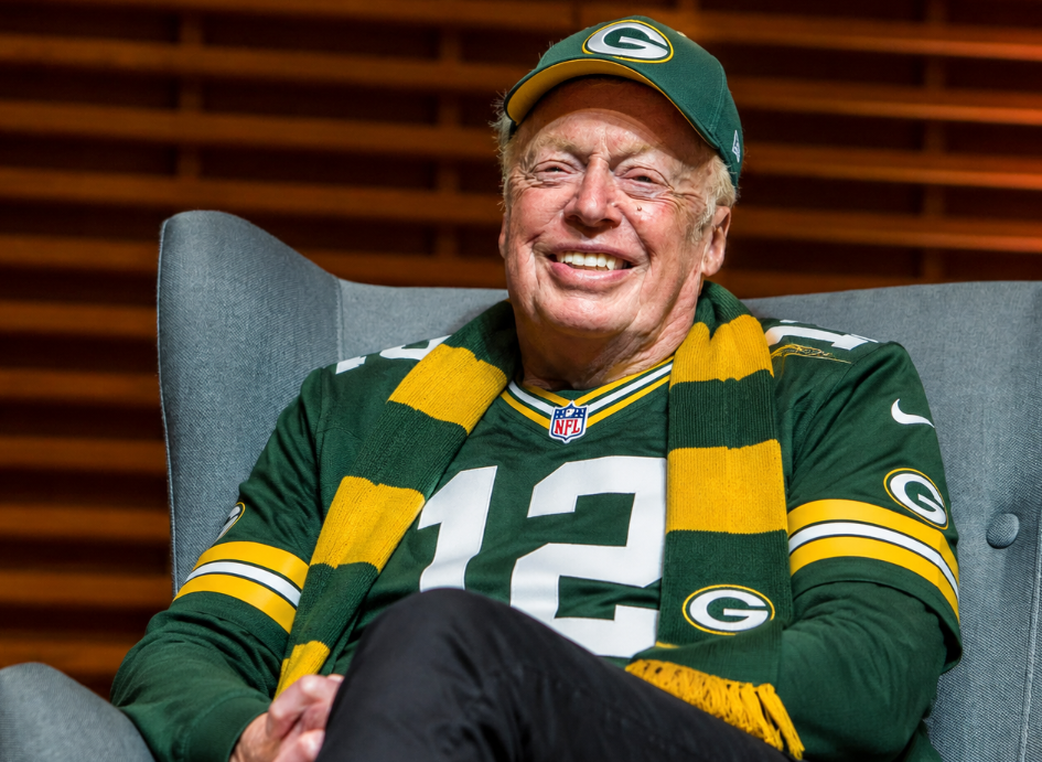 Bears Fans Hit Ticket Trouble After Billionaire Phil Knight Snags All Remaining Seats for Season Opener in Green Bay – Packers Nation Shows Respect