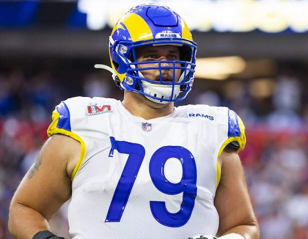 Former Rams Super Bowl Champion Retires to Become High School Head Coach, Sends Emotional Message to Los Angeles Fans