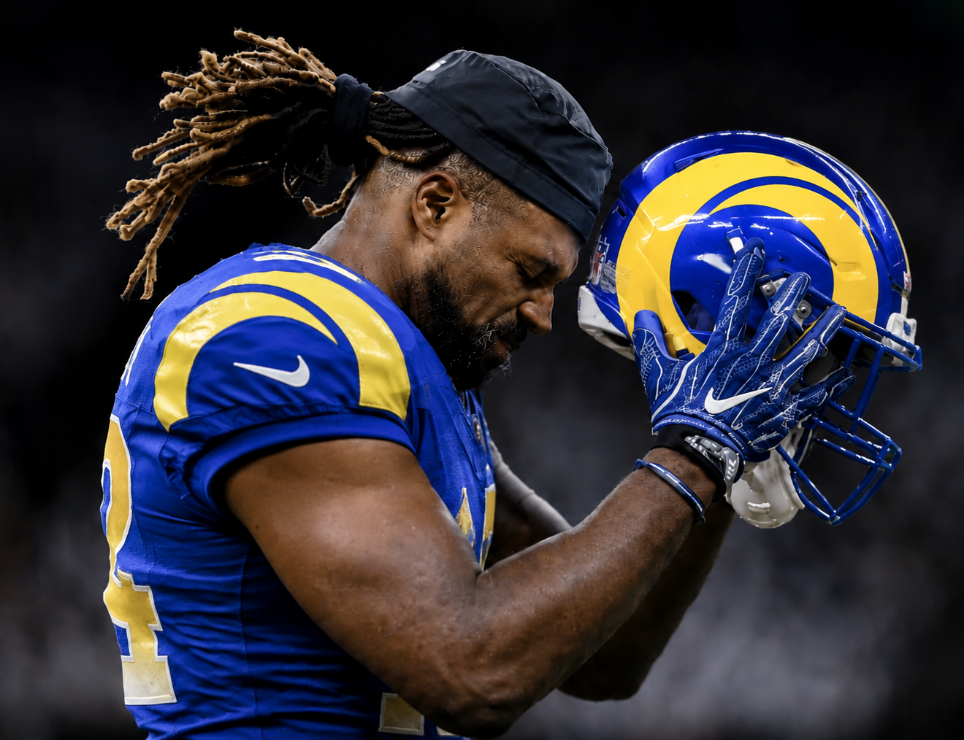 Legendary 8-time Pro Bowler and 3-time All-Pro officially says goodbye to the Saints, immediately renting a luxurious $500,000 apartment in Manhattan Beach — Fans speculate he has reached an agreement with the Rams