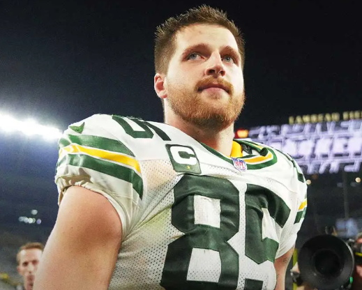 Tucker Kraft — Tight End of the Green Bay Packers Honors His Teacher’s Family with a $10,000 Monthly Donation.