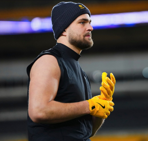 “FORCED TO CHOOSE”: Steelers Restructure Pat Freiermuth’s Contract Into a Record-Low TE Deal as NFL Insiders Believe Pittsburgh is Secretly Preparing for His Departure, per Adam Schefter