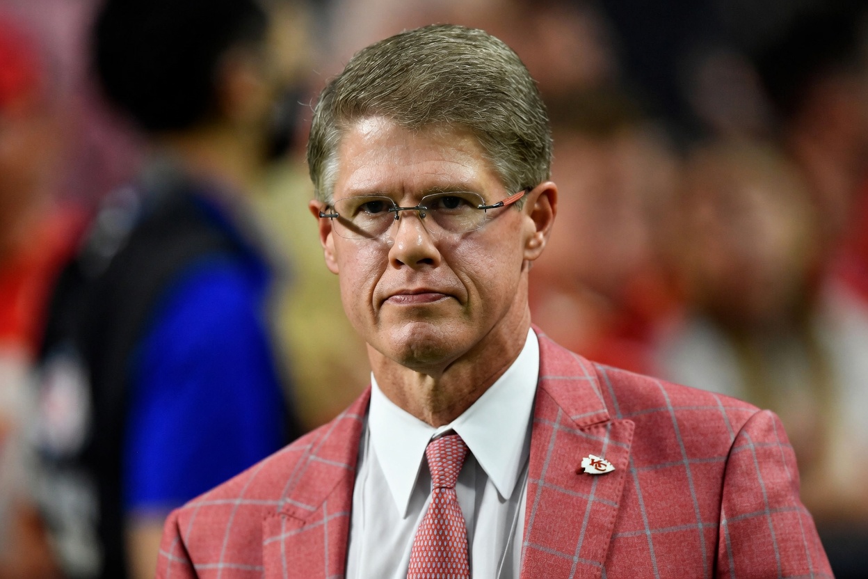 Just 12 Hours After Governor Mike Kehoe Suspended the $4.7 Billion Arrowhead Stadium Project Through 2030 — Owner Clark Hunt Shocks the NFL by Announcing He Will Relocate All Key Team Facilities to Kansas
