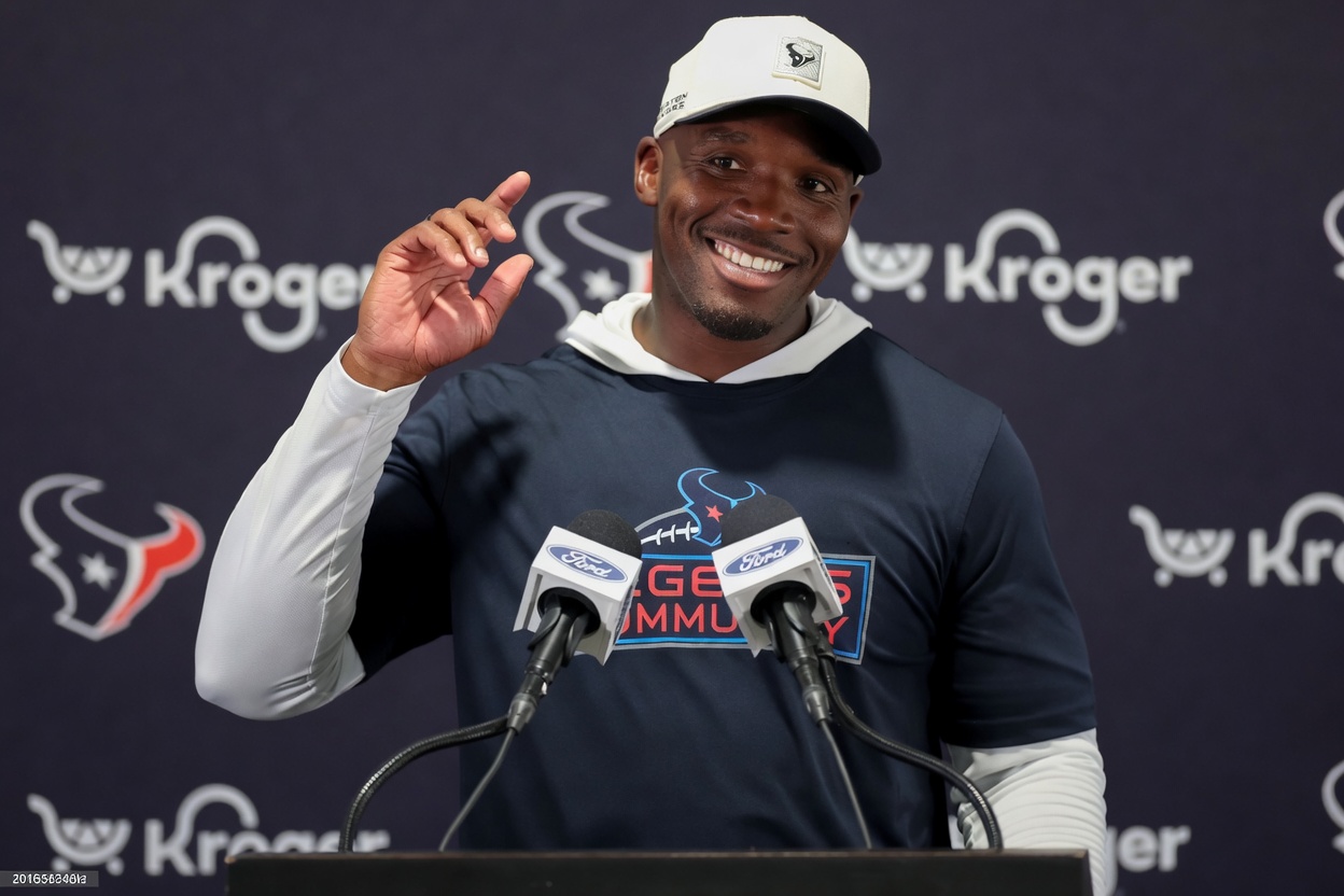 BREAKING: Texans Cut Rookie Versatile OL On The Spot After Showing Up Drunk To Facility And Disrupting First Day Of Mandatory Minicamp