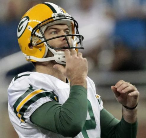 Star Green Bay Packers "Returns Home" After Remarkable NFL Journey, Signs One-Day Contract to Retire in Packers Colors at Age 40 as Playoff Hopes Fade Away
