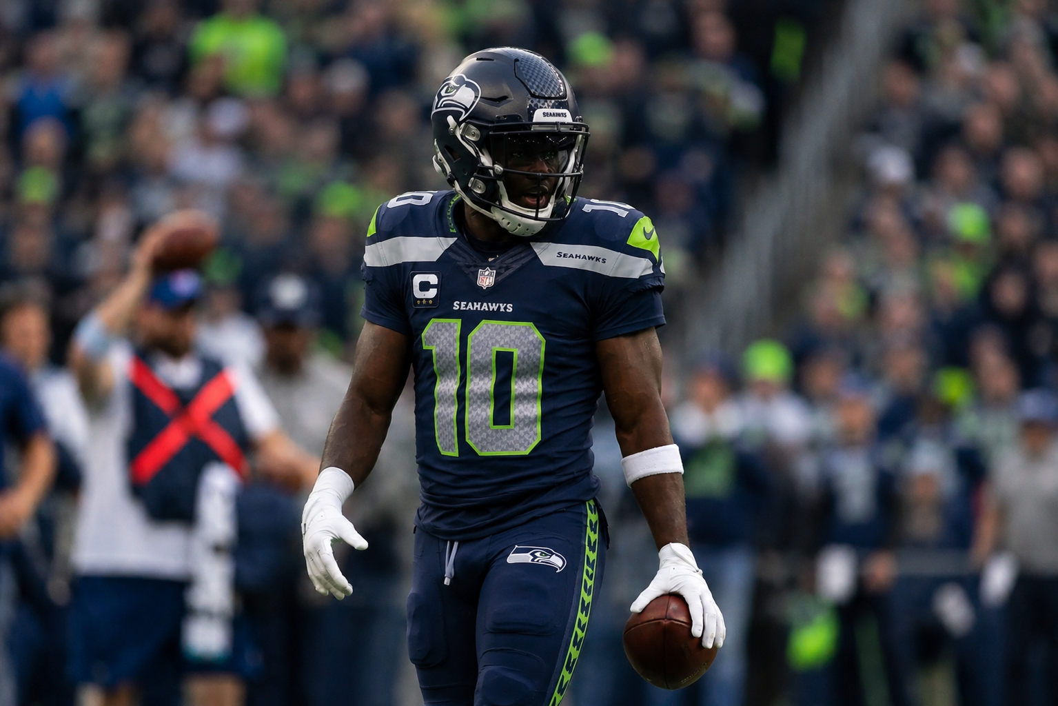 Just 48 Hours After the Dolphins Refused to Continue Extension Talks Before Training Camp, the 7-Time Pro Bowl Superstar WR Finds a New Home with the Seattle Seahawks