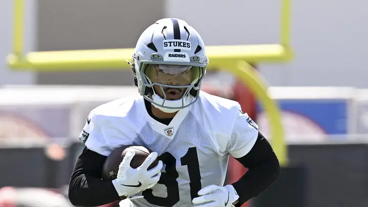 Raiders Rookie Is Humiliating Veterans at Mandatory Minicamp and Appears Locked In as a Starter