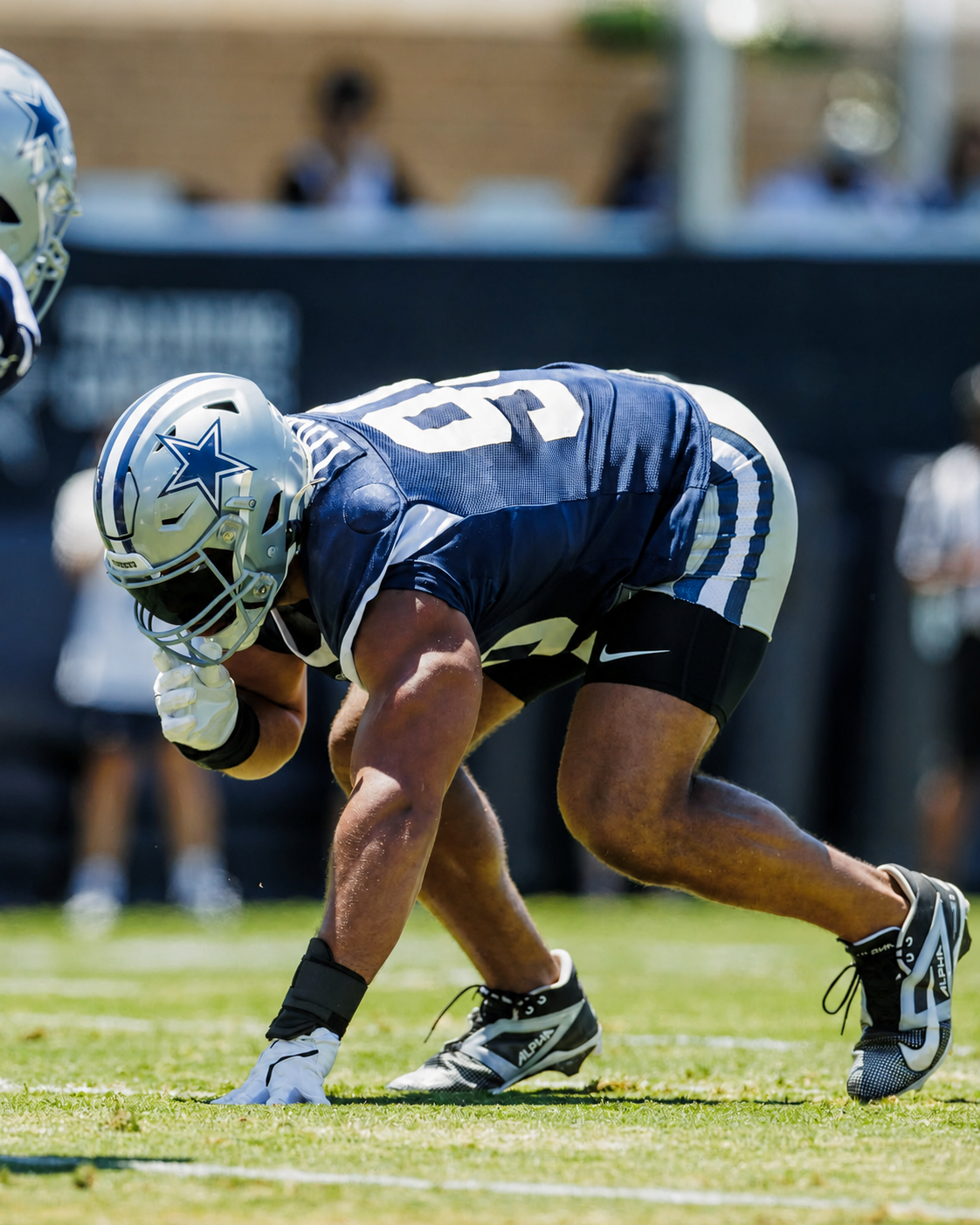 SAD NEWS: Former Cowboys Linebacker Named Person Of Interest In Homicide Investigation