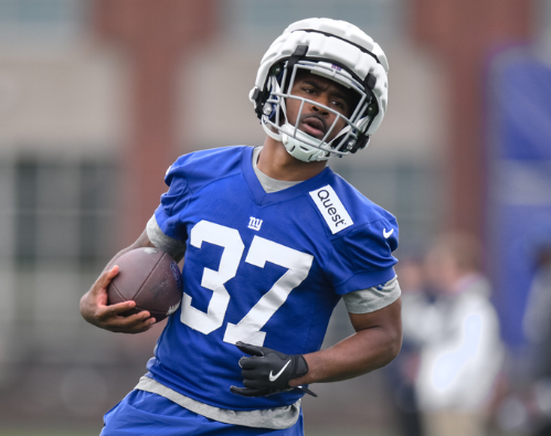 New York Giants Have Terminated The Contract Of Rookie RB With Over 4.220 Career Yards and 43 TDs After Failing His Physical Exam - Who Frequently Used “Injuries” As An Excuse To Visit Downtown New York Bars
