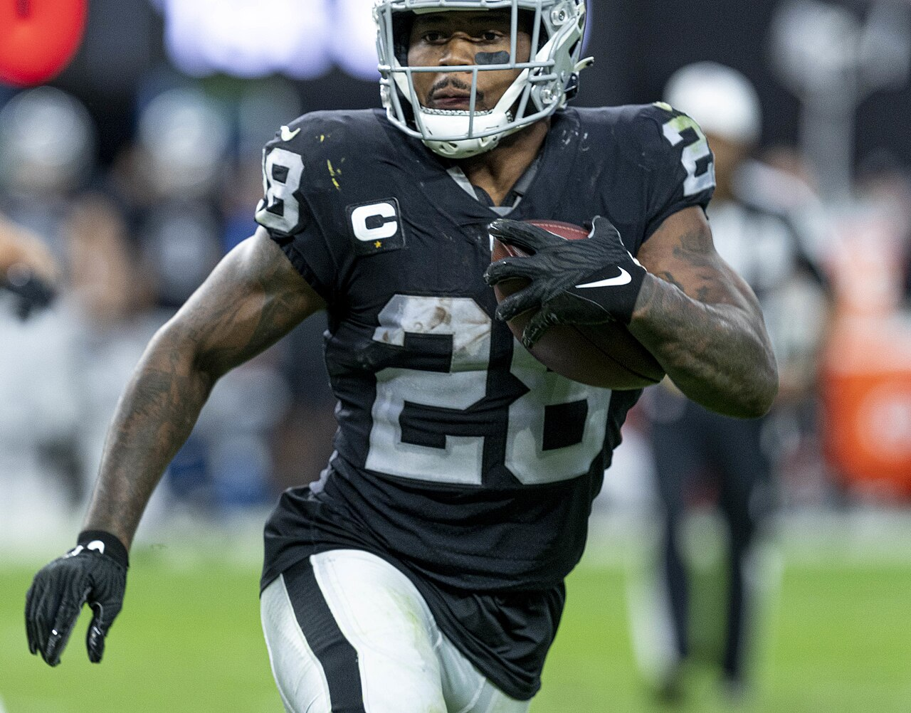 BREAKING: Former Raiders Star Warns Rising Talent Against Chasing Money, Urges Careful Decision