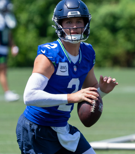 Superstar QB Perfect RAS 10.0/10 Suffers Serious Neck Injury Recurrence After A Night Of Partying At A Downtown Seattle Bar Just Before Training Camp, Per Adam Schefter