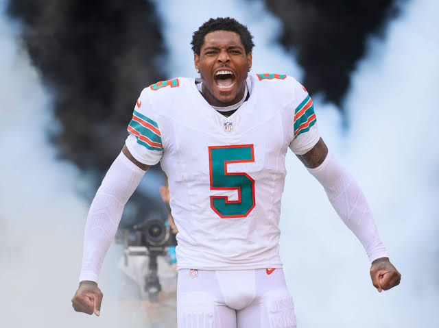 Jalen Ramsey Skips Presser After Dolphins Game to Protect "Sideline Princess" Erin Andrews – Viral Shielding Moment vs Overzealous Commanders Player Has NFL Bowing in Respect