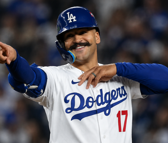 Dodgers CF 2x Gold Glove Award Rejects Huge Future Contract Offer from Kansas City Royals, Seeks Long-Term Deal with Dodgers But Demands Salary Beyond Los Angeles’s Budget