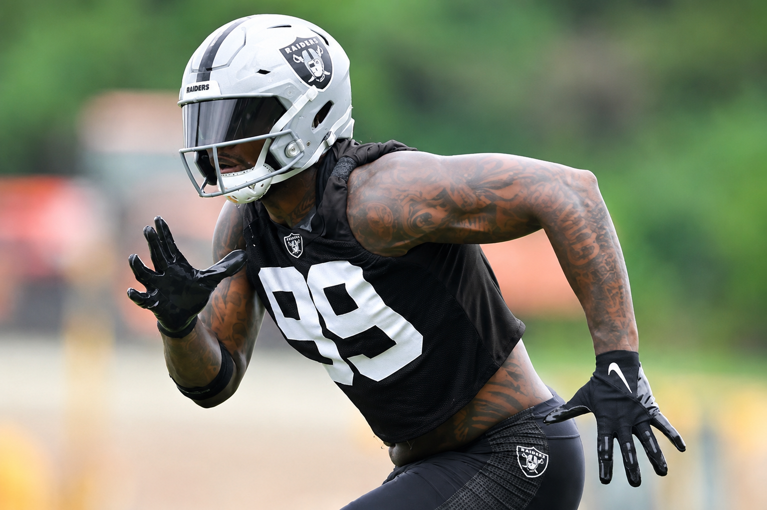 Former Raiders First-Round EDGE Expresses Desire to Return to Las Vegas After Being Left Off Dolphins’ Official 53-Man Roster