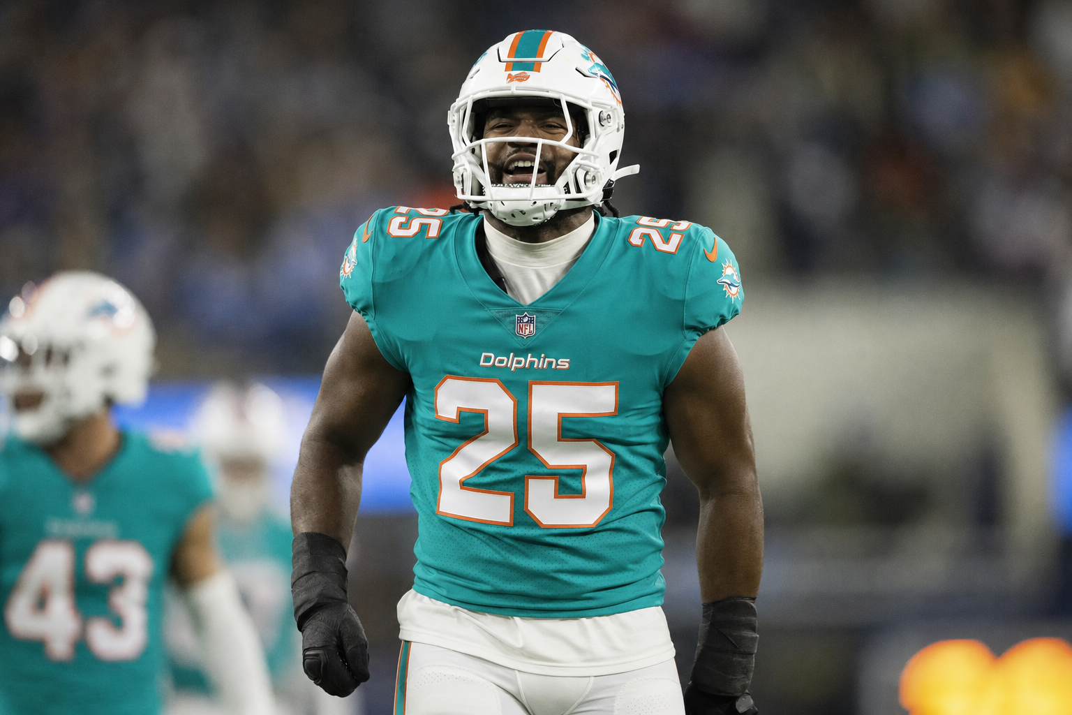 Despite Strong Summer Performance and High Praise From HC Jeff Hafley, Veteran Dolphins LB Gets Cut — The Difficult Decision Behind Miami’s Shocking Move