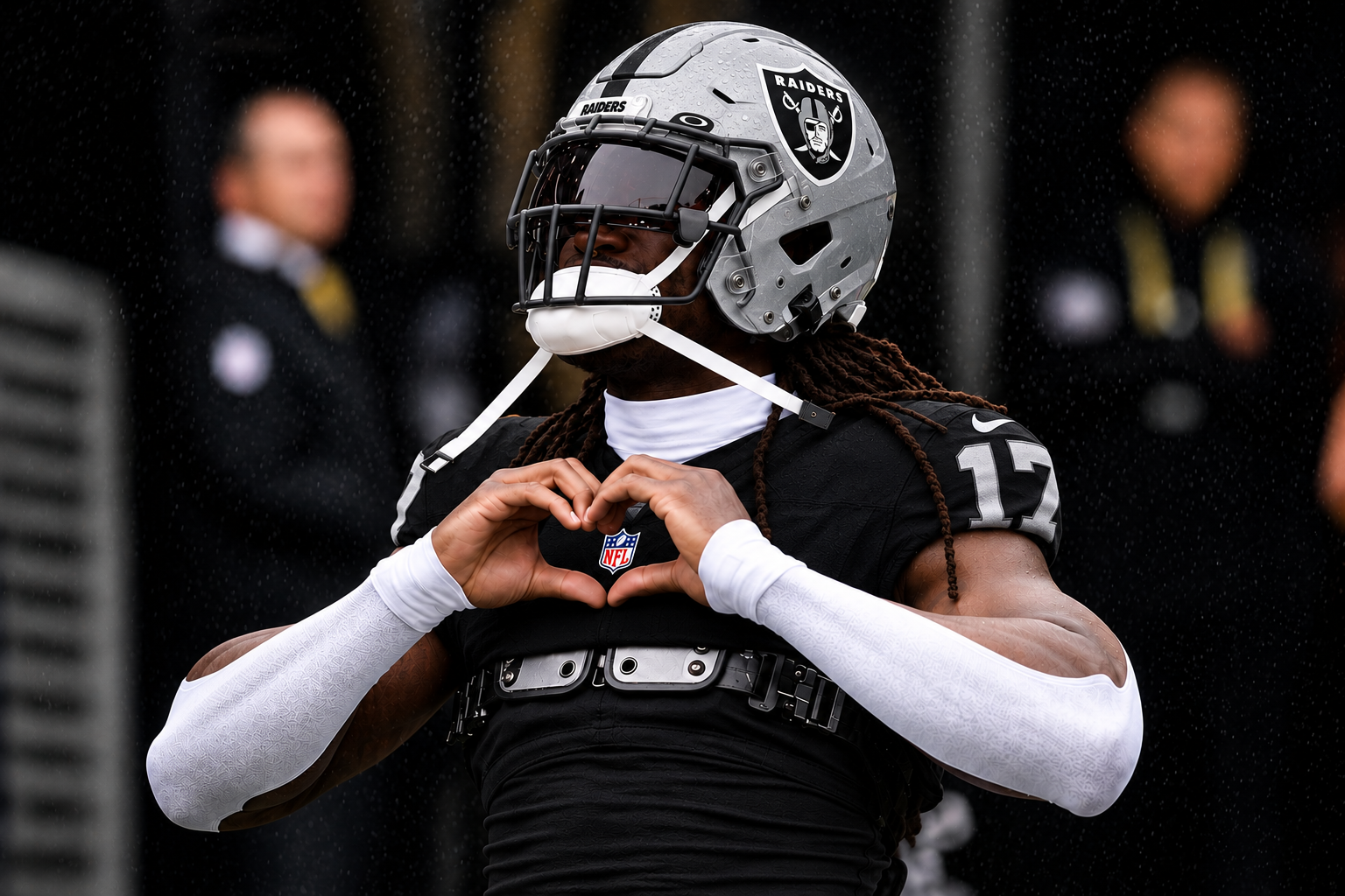 TRANSFER: Just 6 Hours After the New Orleans Saints Move to Refresh Their Backfield, the Las Vegas Raiders Make Bold Move to Acquire 10,000+ Yard, 5-Time Pro Bowl Star