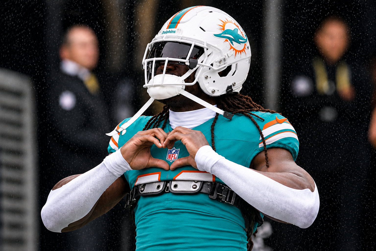 TRANSFER: Just 6 Hours After the New Orleans Saints Move to Refresh Their Backfield, the Miami Dolphins Make Bold Move to Acquire 10,000+ Yard, 5-Time Pro Bowl Star