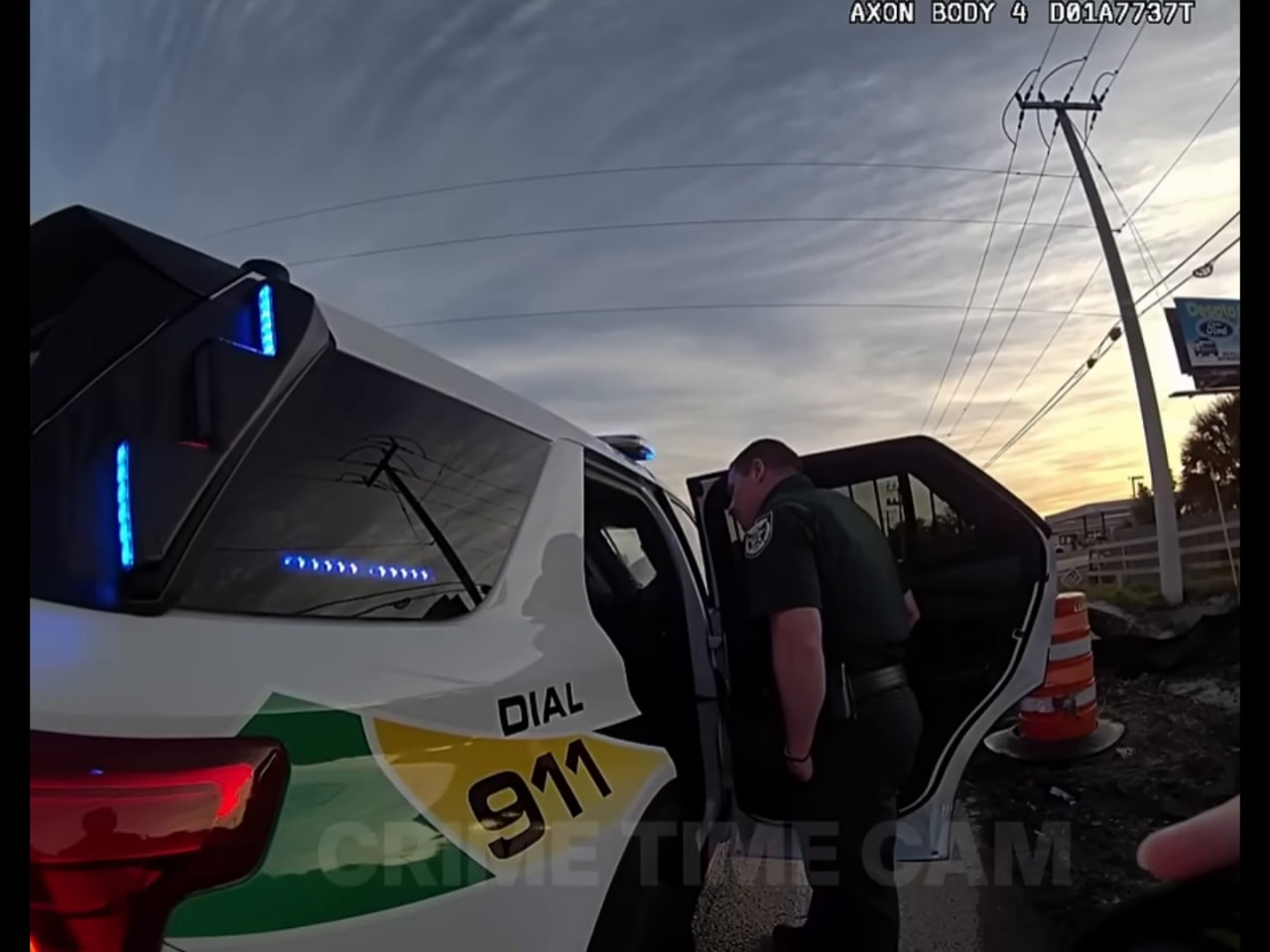 Man Lures Cops With Fake 911 Call Then Ambushes Them With a Knife