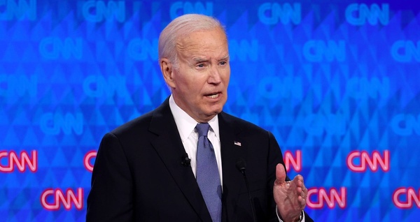 “They Caught the Democrat Faking Biden’s Signatures” — The Viral Claim Falls Apart Under Scrutiny