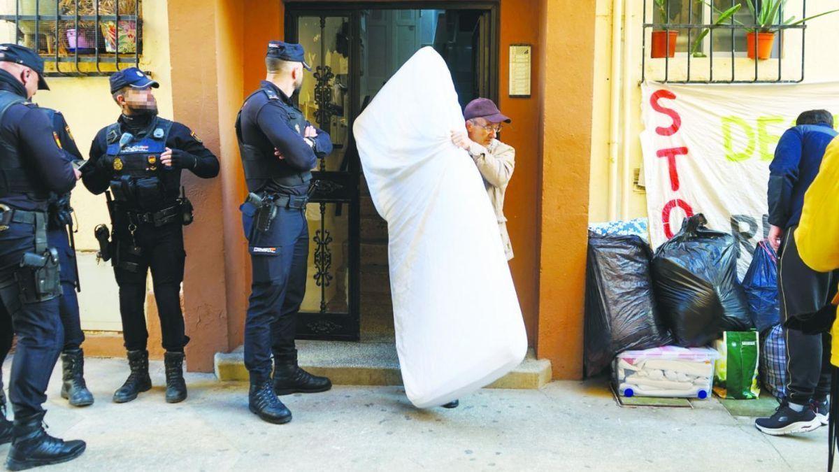 Police Came To Evict Her... Minutes Later She Was Dead