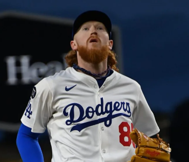 Former Dodgers World Series champion cornerstone unhappy with Brewers, sends warning message to players chasing money: “Don’t just chase big contracts”