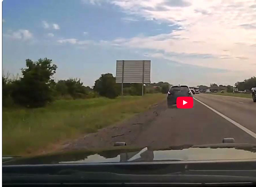 🚔💨 Wild Police Chase in Arkansas — Officers Pursue Fleeing Suspect!