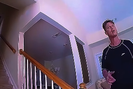 Police accidentally shot the suspect's mother