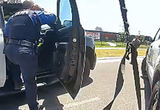 AFTER BEING SHOT 30 TIMES, THE MAN GETS BACK UP AND CHARGES AT THE OFFICERS.
