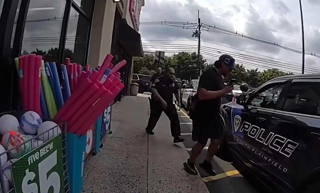 No T-Mobile Discount? His Next Move Was Calling 911