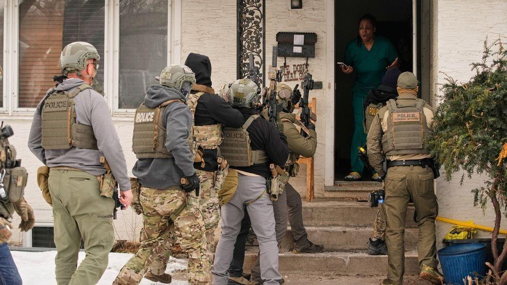 A Neighbor’s Call Brings Police Into a Cross-State Gunfight