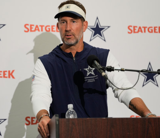 Los Cowboys imponen de inmediato disciplina interna al running back estrella con más de 3,700 yardas terrestres en su carrera tras un escándalo de fiesta, por faltar a prácticas clave antes de la Semana 3