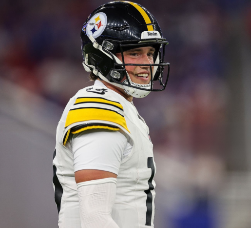 Apenas 3 horas después de saber que ya no estaba en los planes del equipo, el QB superestrella de los Steelers con más de 95 touchdowns en su carrera sacude a la NFL al negarse a salir al campo en todos los partidos que resten de la temporada