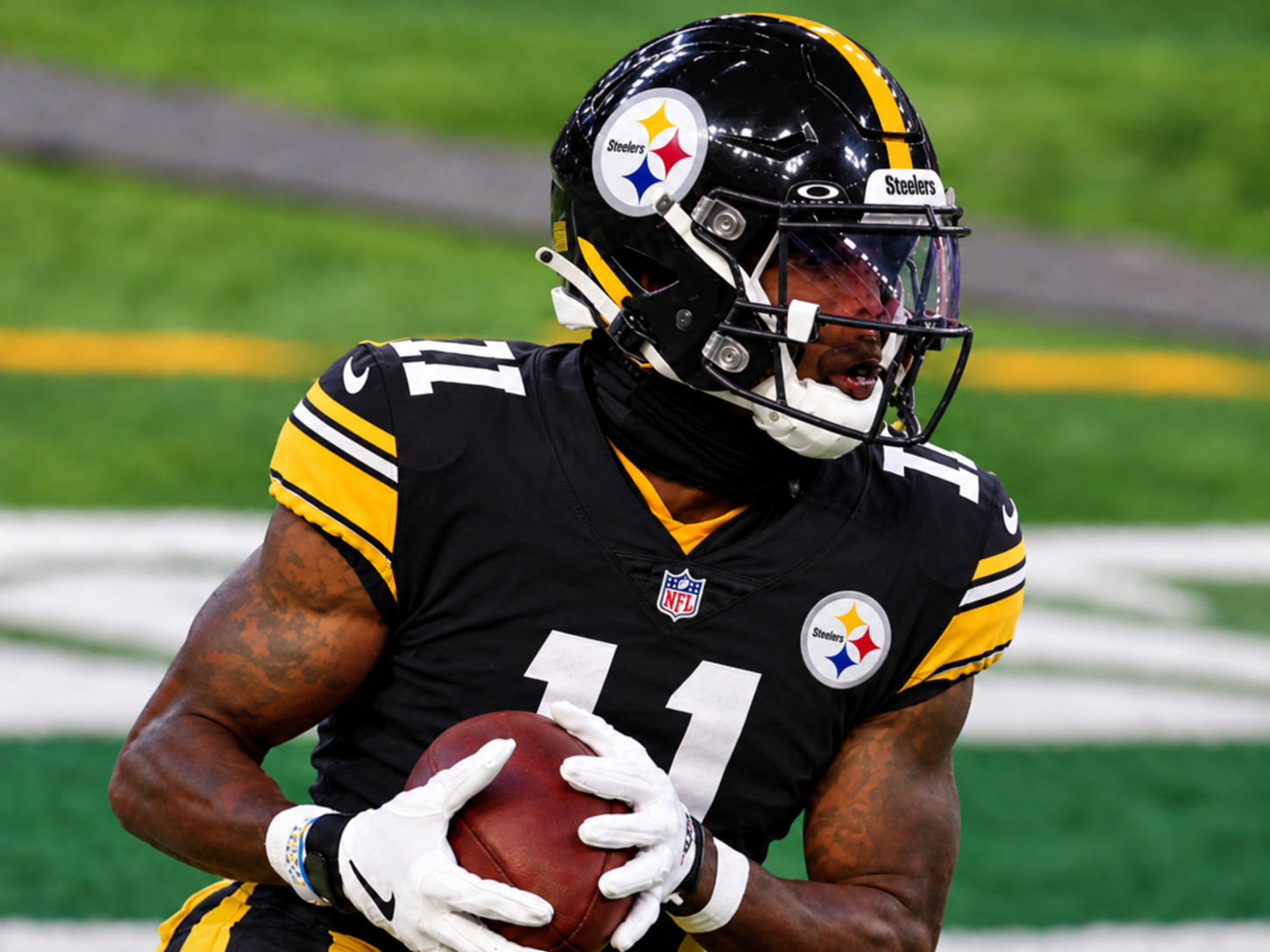 Just 12 Hours After Completing a Three-Year Prison Sentence and Receiving Parole, the Former First-Round NFL Wide Receiver Shocks the League by Publicly Begging the Steelers for One Chance at Redemption