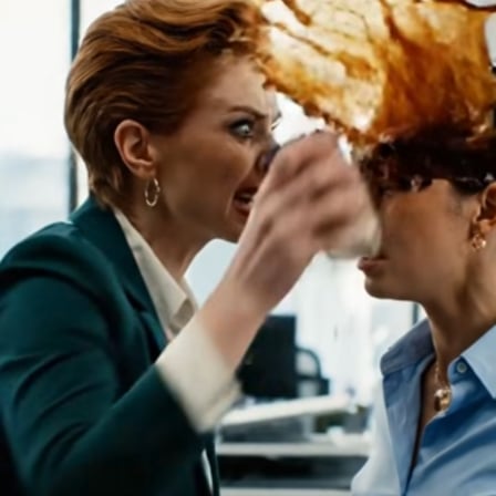 “Ella solo era una pasante... O eso pensaban”