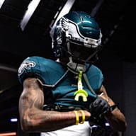 Louis Vuitton Staff Mock Simply-Dressed Man, Deny Entry — 24 Hours Later, They’re Stunned to Learn He’s Philadelphia Eagles Star