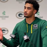 New Icon of the Packers, Jordan Love Speaks Out to Defend Legend Brett Favre Amidst Intense NFL "Boycott" Wave