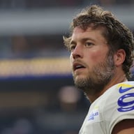 Modern Football Icon of the Rams, Matthew Stafford Speaks Out to Defend Legend Kurt Warner Amidst Intense NFL "Boycott" Wave