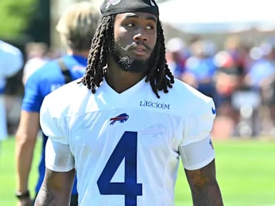 No Press. No Noise. A Heartwarming Night in Buffalo: James Cook Turns Down a Press Conference in an Advertising Deal to Spend Time Bringing Joy and Smiles to Kids at Oishei Children’s Hospital – A Moment That Touched the Entire Bills Mafia