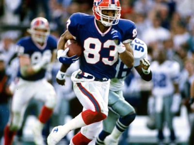 Bills fans rally together to support Buffalo legend as they raise over $150,000 amid his battle with advanced cancer.