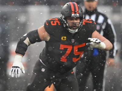 Packers Nearing Deal to Sign 5-Time All-Pro Guard to Strengthen Interior Offensive Line