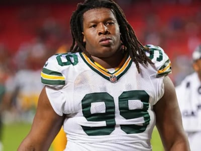 REPORT: Medical Concerns Prompt Packers to Renegotiate Jonathan Ford’s Contract