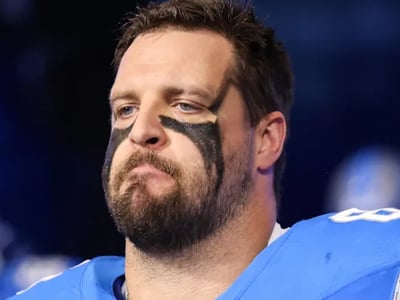 Veteran superstar Taylor Decker sends an emotional farewell to the entire Detroit Lions after being released — ending his 10-year journey at Ford Field