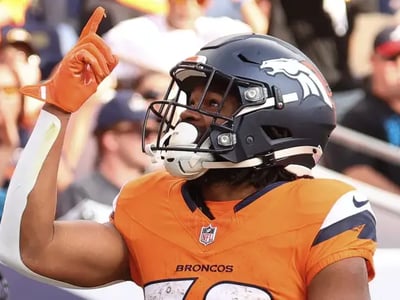 “I CHOOSE DENVER” – Broncos Dual-Threat RB Shocks NFL by Accepting Minimum Deal to Return for Fourth Season Amid Trade Rumors