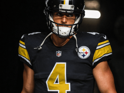 BREAKING: Steelers Successfully Sign 4x Pro Bowl QB Derek Carr After Offering Him an Irresistible Contract Deal — And Carr Quietly Accepts