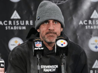 Aaron Rodgers Drops Bombshell on Leaving the Spotlight Post-NFL: Shocking Stalker & Paparazzi Invasion of Private Life Ignites Fury Across NFL Community