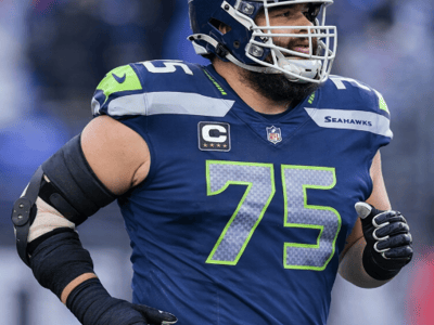7-Time Pro Bowl Offensive Star Leaves Browns, Joins Seahawks on 4-Year, $120 Million Deal Amid Kenneth Walker III's Uncertain Future