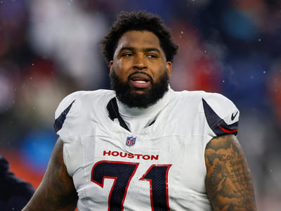 Former Houston Texans Star Speaks Out After Being Traded to Cleveland Browns - His Message to His Former Team Leaves the NFL in Tears