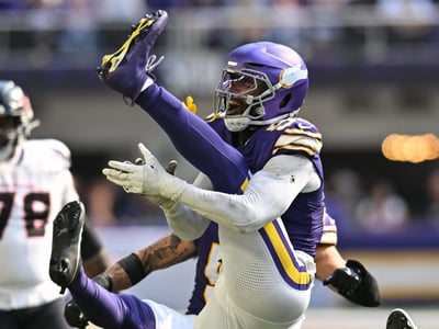 Lions Land Vikings’ Top Defensive Star on Record Contract Through Blockbuster Trade – A Perfect Addition While Detroit Preserves Flexibility to Extend Other Core Stars